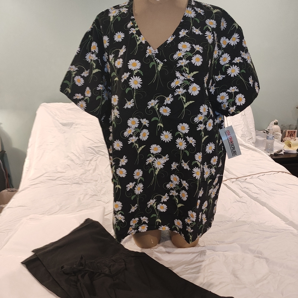 Metro Black and White Floral Jumpsuit with Puff Sleeves